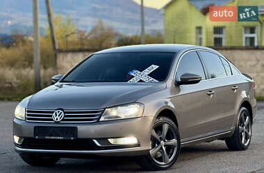 Седан Volkswagen Passat 2012 в Межгорье