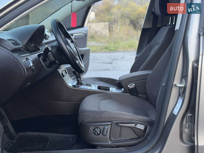Седан Volkswagen Passat 2011 в Межгорье фото 52 Седан Volkswagen Passat 2011 в Межгорье