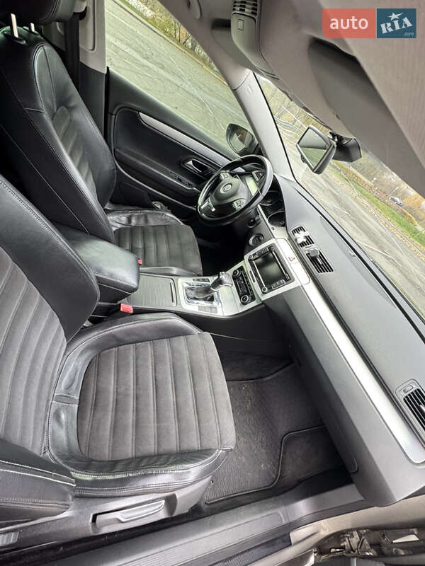 Седан Volkswagen Passat 2010 в Буче