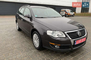 Универсал Volkswagen Passat 2009 в Житомире