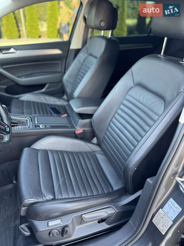 Универсал Volkswagen Passat 2017 в Почаеве