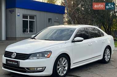 Седан Volkswagen Passat 2011 в Николаеве