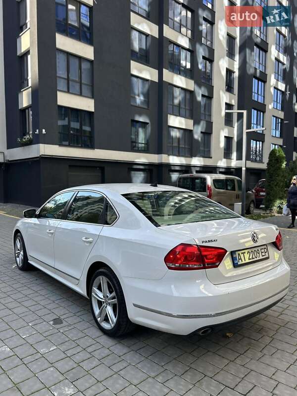 Седан Volkswagen Passat 2014 в Ивано-Франковске