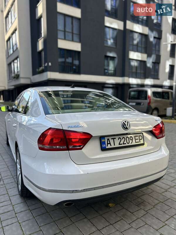 Седан Volkswagen Passat 2014 в Ивано-Франковске