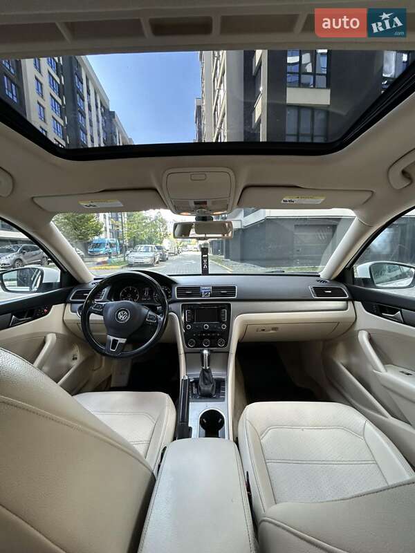 Седан Volkswagen Passat 2014 в Ивано-Франковске