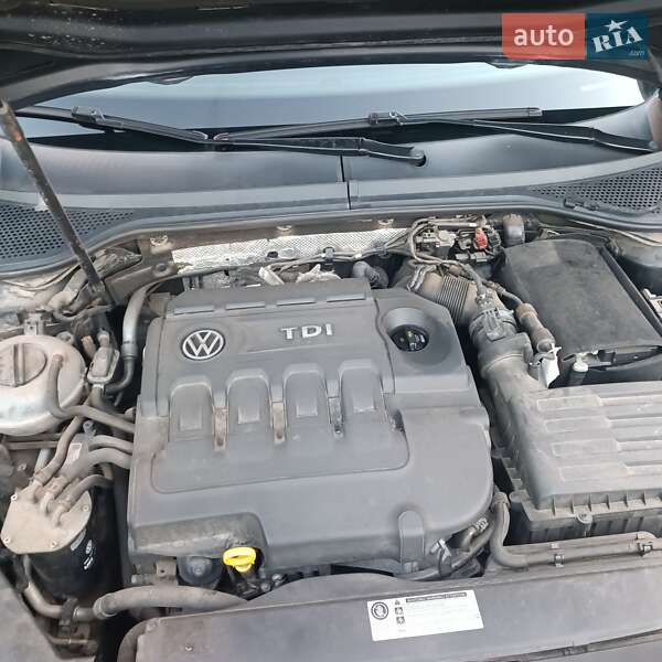 Универсал Volkswagen Passat 2015 в Львове