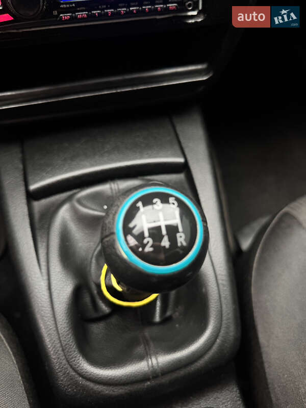 Універсал Volkswagen Passat 2001 в Рівному