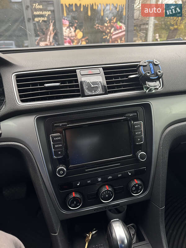 Седан Volkswagen Passat 2014 в Кривом Роге