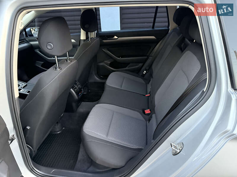 Универсал Volkswagen Passat 2016 в Луцке фото 17 Универсал Volkswagen Passat 2016 в Луцке