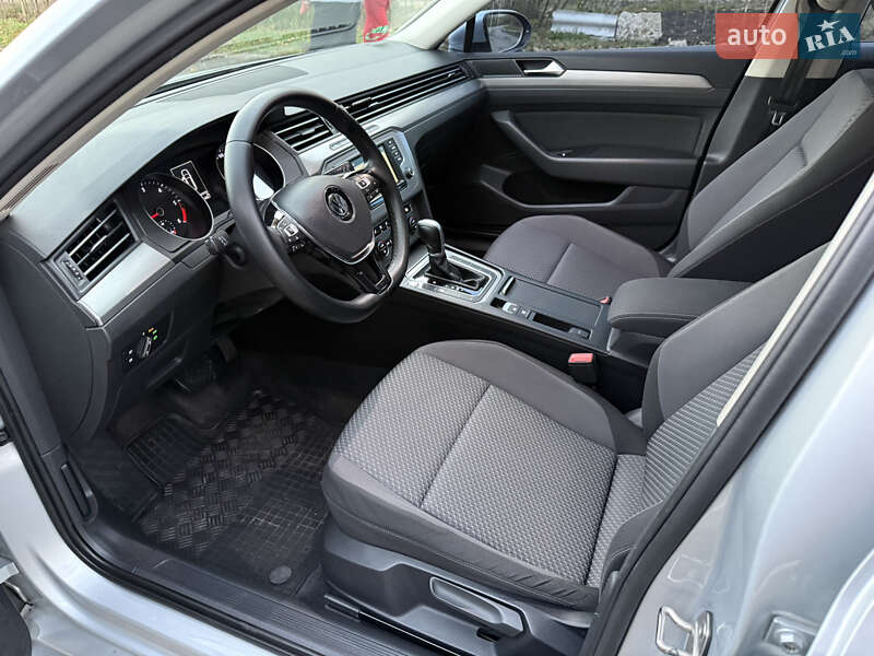 Универсал Volkswagen Passat 2016 в Луцке фото 24 Универсал Volkswagen Passat 2016 в Луцке