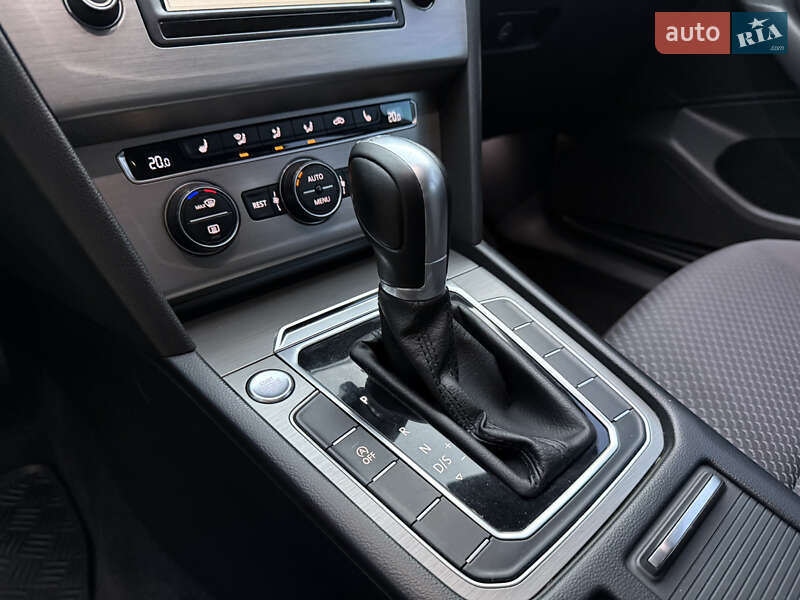 Универсал Volkswagen Passat 2016 в Луцке фото 27 Универсал Volkswagen Passat 2016 в Луцке