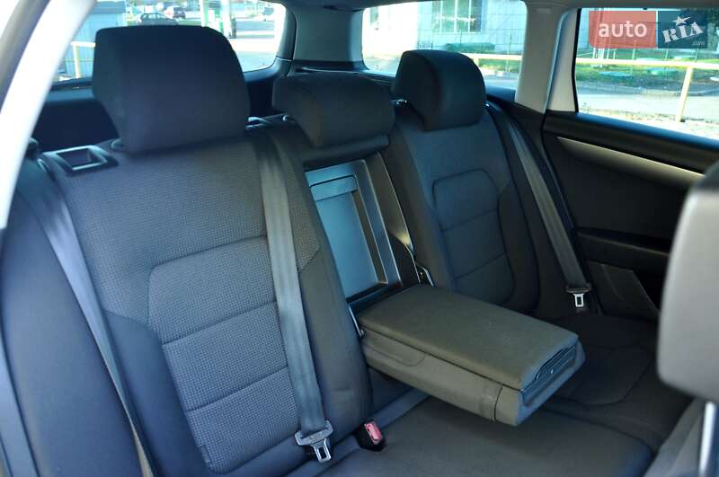 Универсал Volkswagen Passat 2011 в Львове фото 24 Универсал Volkswagen Passat 2011 в Львове