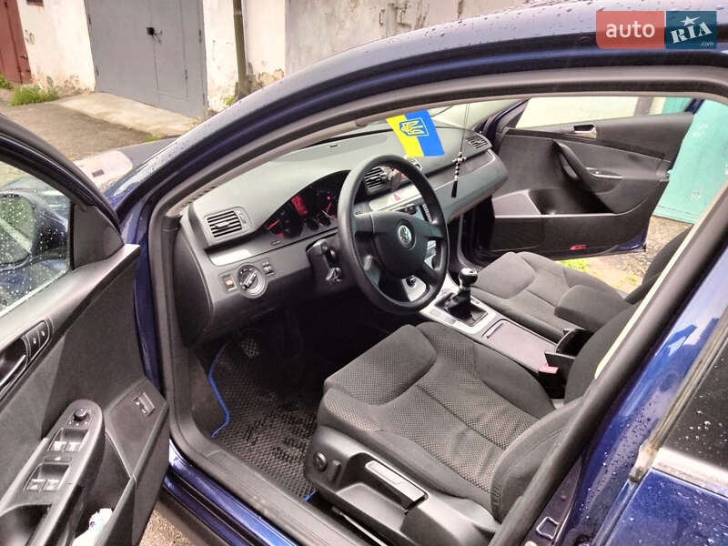 Седан Volkswagen Passat 2005 в Валках