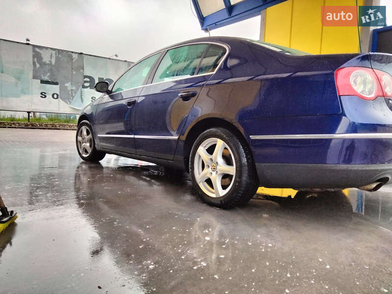 Седан Volkswagen Passat 2005 в Валках
