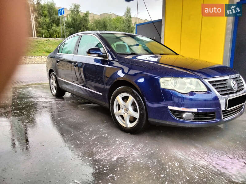 Седан Volkswagen Passat 2005 в Валках