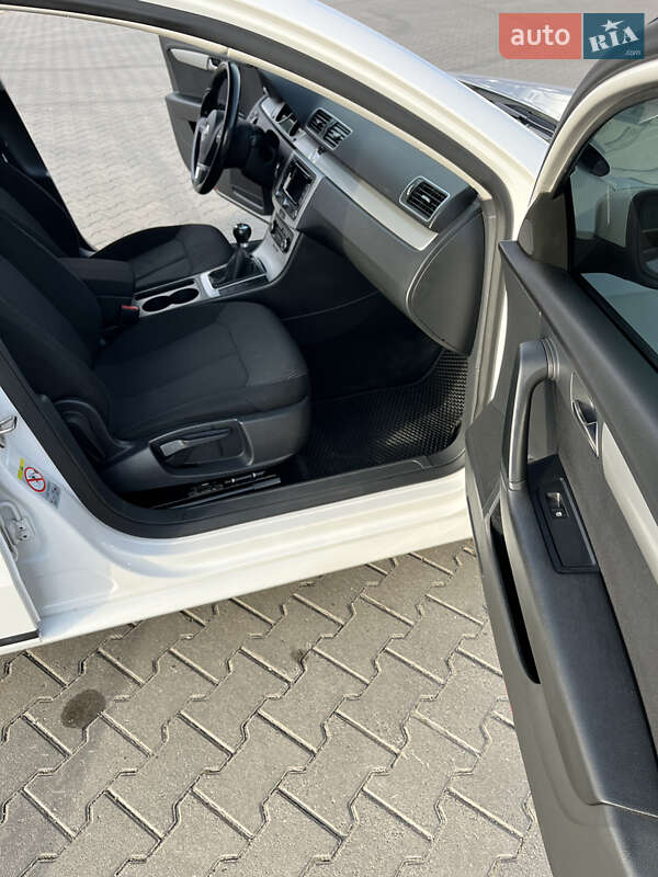 Универсал Volkswagen Passat 2011 в Хмельницком фото 16 Универсал Volkswagen Passat 2011 в Хмельницком