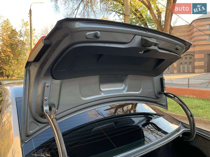 Седан Volkswagen Passat 2017 в Кривом Роге