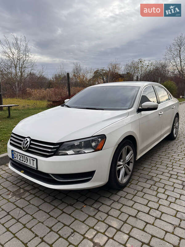 Седан Volkswagen Passat 2013 в Ивано-Франковске