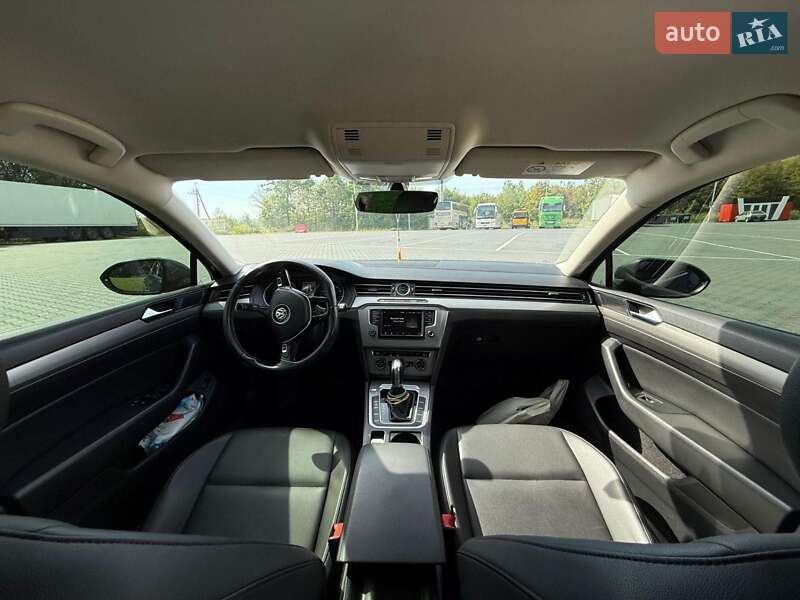 Седан Volkswagen Passat 2016 в Чернівцях