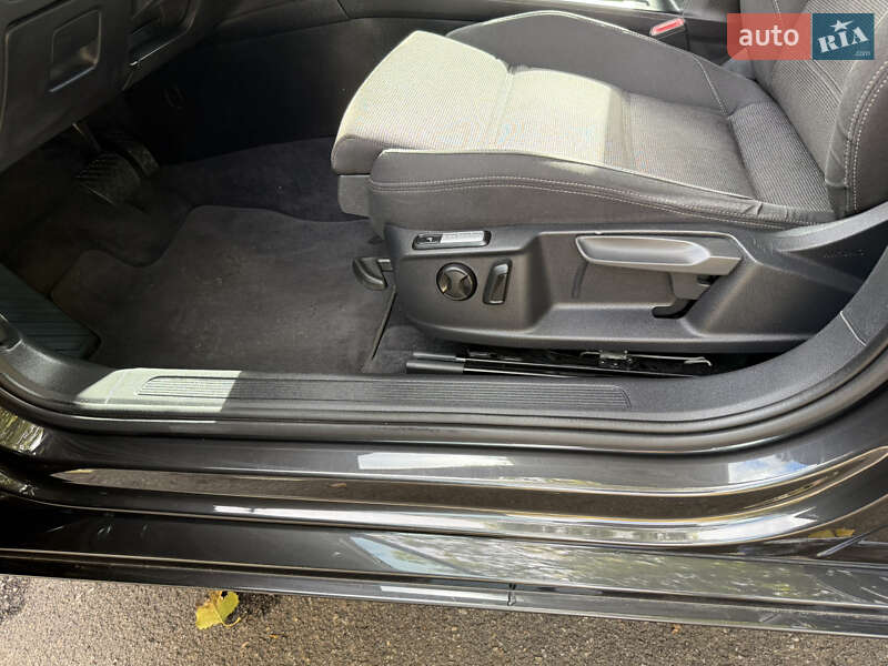 Универсал Volkswagen Passat 2019 в Броварах фото 17 Универсал Volkswagen Passat 2019 в Броварах