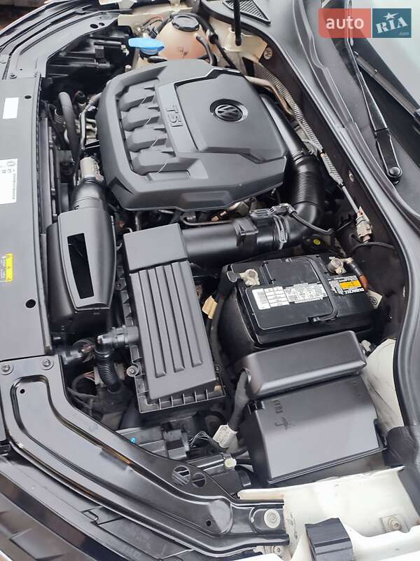 Седан Volkswagen Passat 2018 в Києві