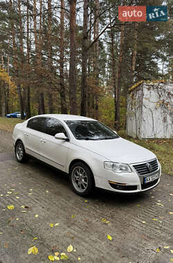 Седан Volkswagen Passat 2010 в Києві