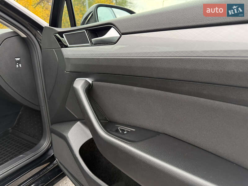 Универсал Volkswagen Passat 2020 в Бердичеве фото 37 Универсал Volkswagen Passat 2020 в Бердичеве