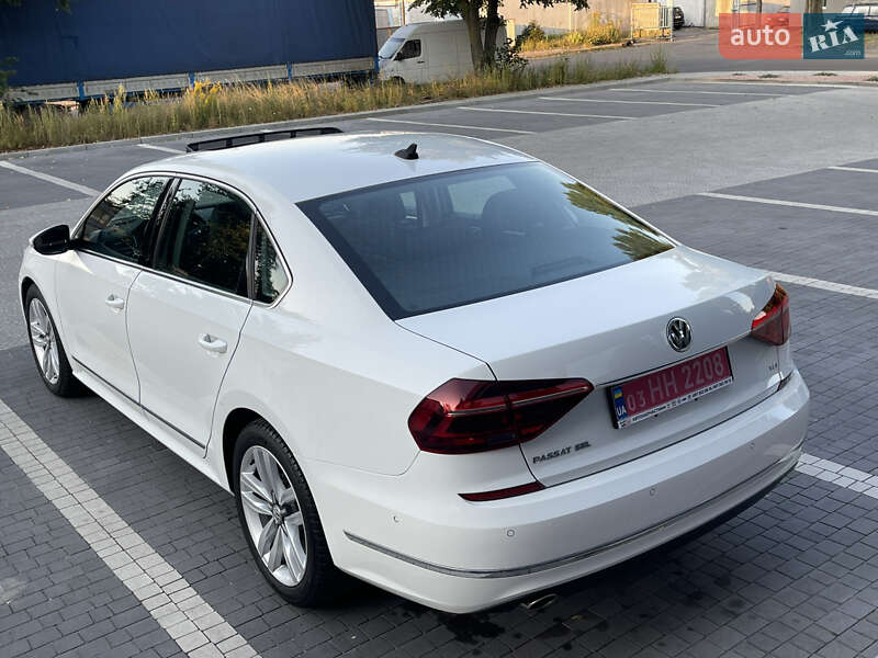 Седан Volkswagen Passat 2017 в Ровно