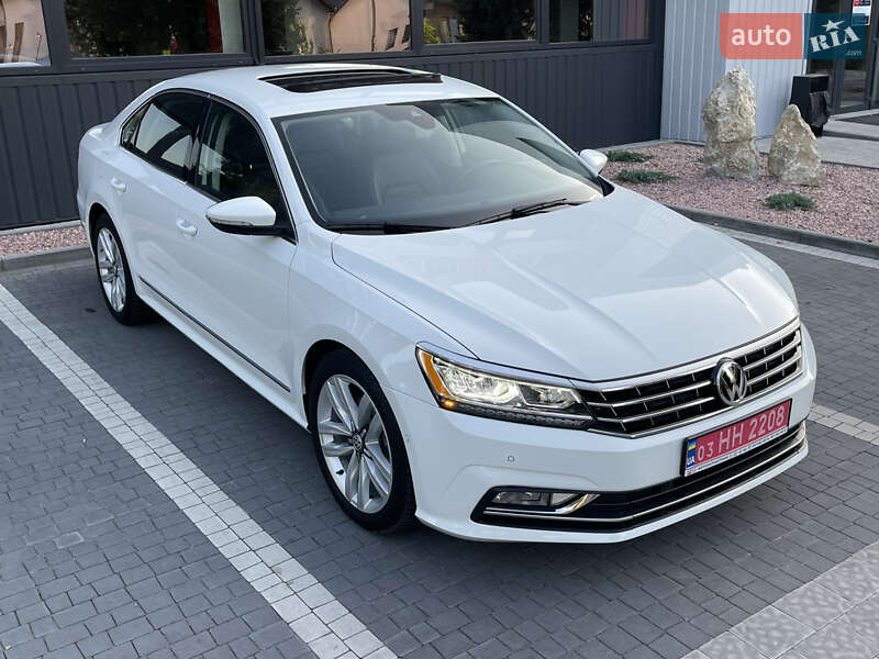 Седан Volkswagen Passat 2017 в Ровно