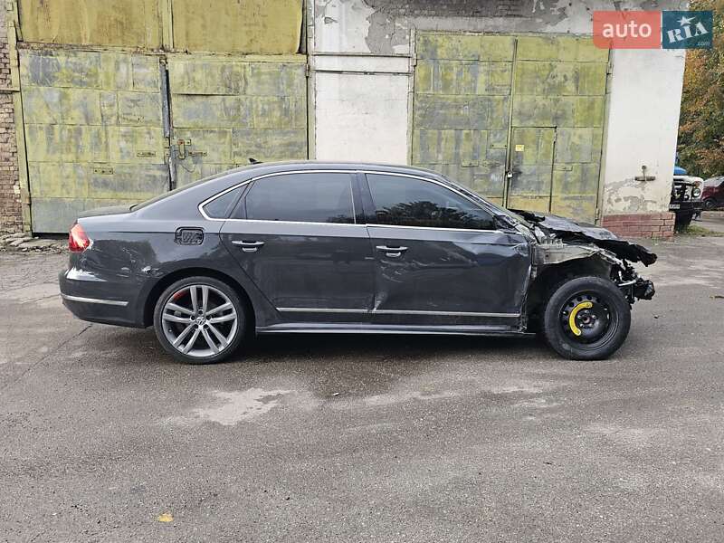 Седан Volkswagen Passat 2016 в Киеве фото 5 Седан Volkswagen Passat 2016 в Киеве