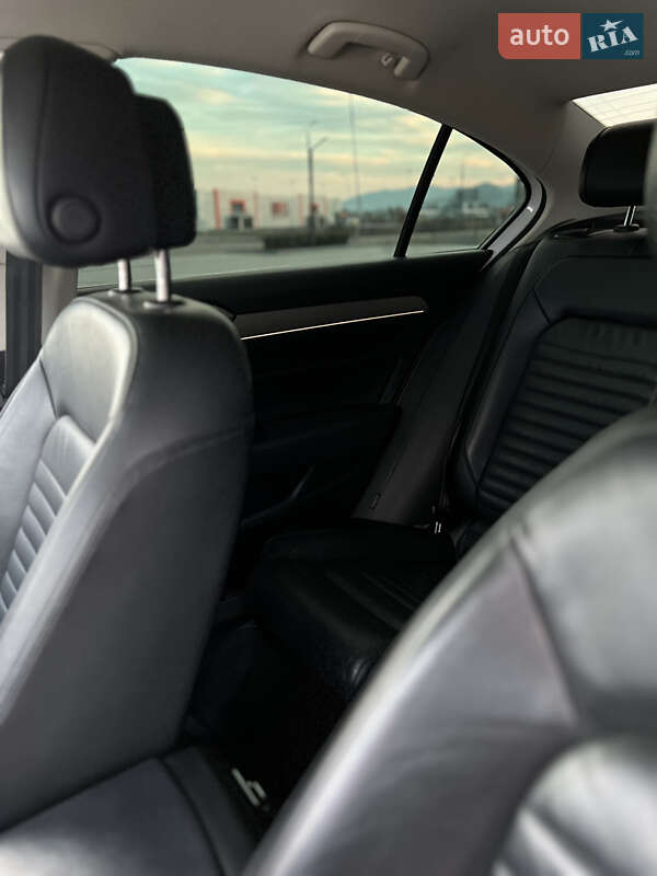 Седан Volkswagen Passat 2017 в Хусте