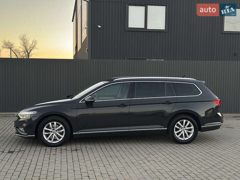 Універсал Volkswagen Passat 2020 в Ужгороді