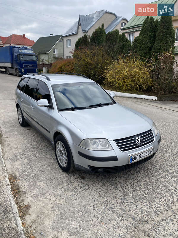 Универсал Volkswagen Passat 2004 в Вараше
