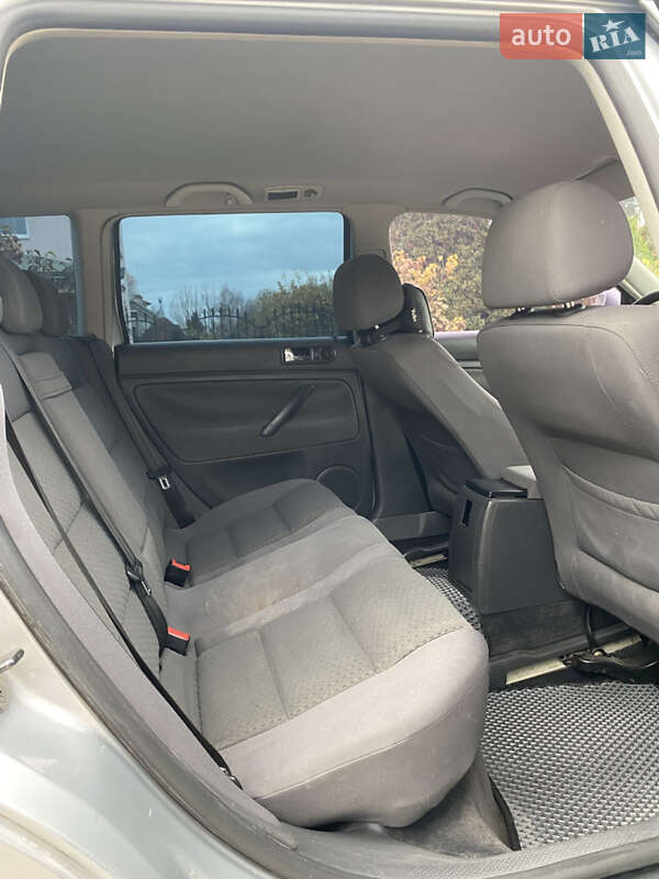 Универсал Volkswagen Passat 2004 в Вараше