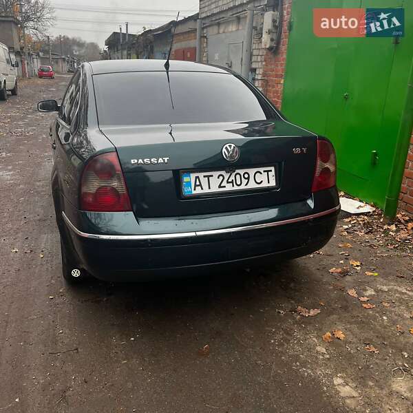 Седан Volkswagen Passat 2001 в Киеве