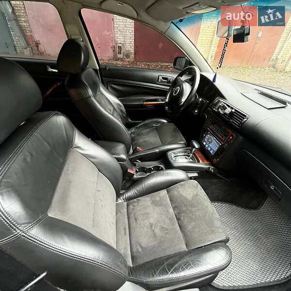 Седан Volkswagen Passat 2001 в Киеве