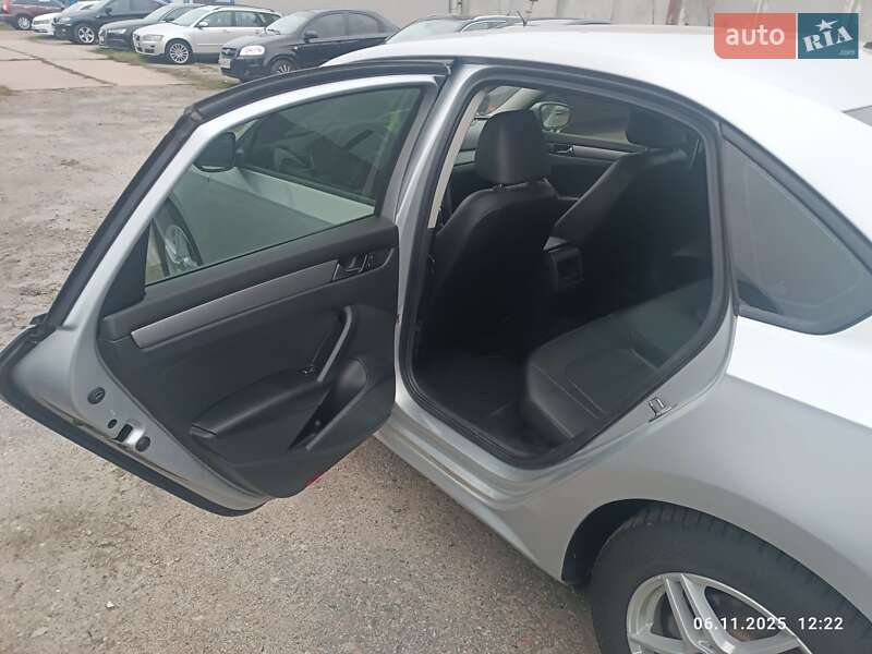 Седан Volkswagen Passat 2012 в Сумах