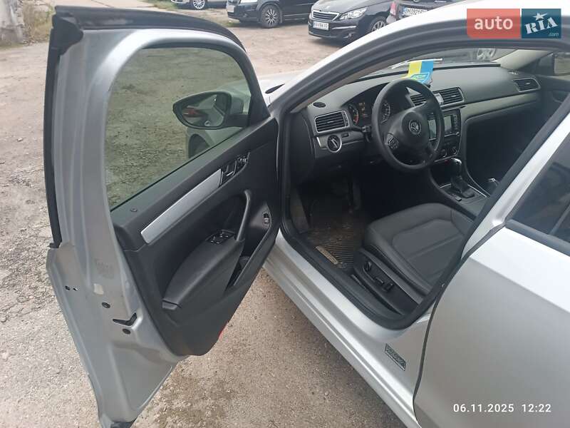 Седан Volkswagen Passat 2012 в Сумах