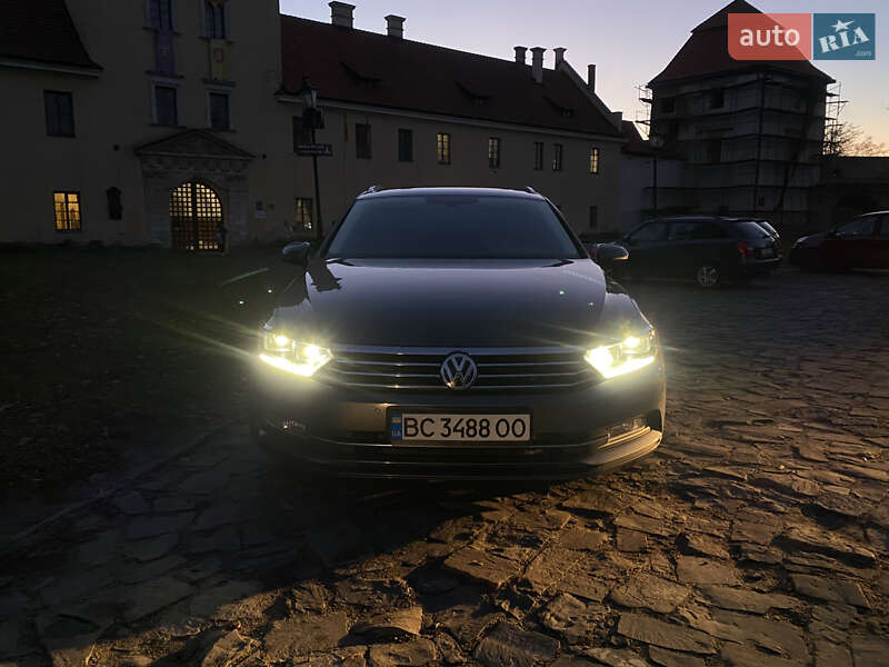 Универсал Volkswagen Passat 2015 в Жовкве