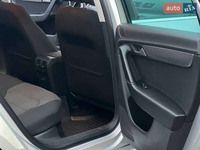 Универсал Volkswagen Passat 2014 в Киеве