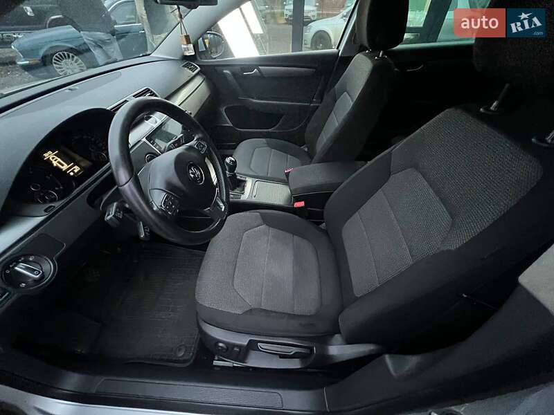 Универсал Volkswagen Passat 2014 в Киеве