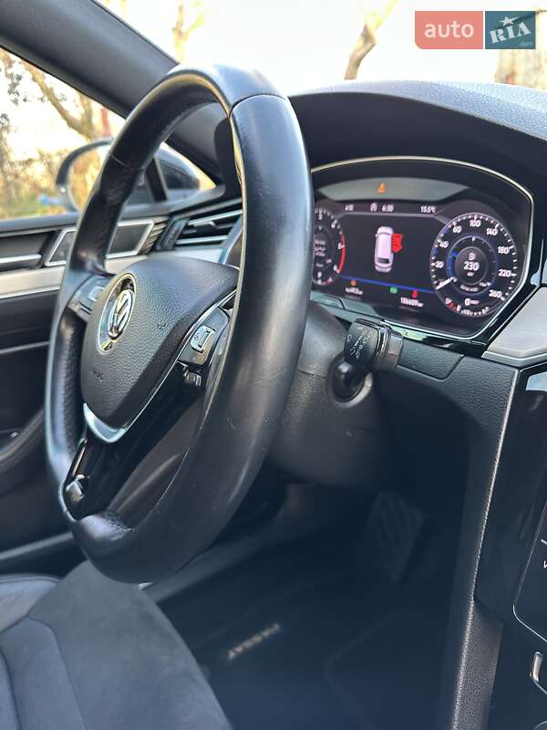 Универсал Volkswagen Passat 2019 в Стрые