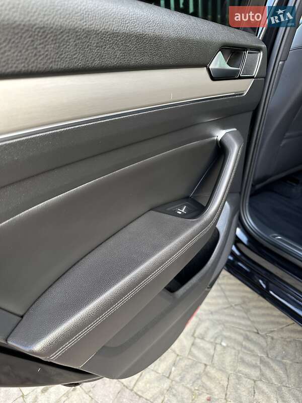 Универсал Volkswagen Passat 2019 в Стрые