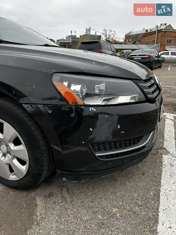 Седан Volkswagen Passat 2012 в Харькове