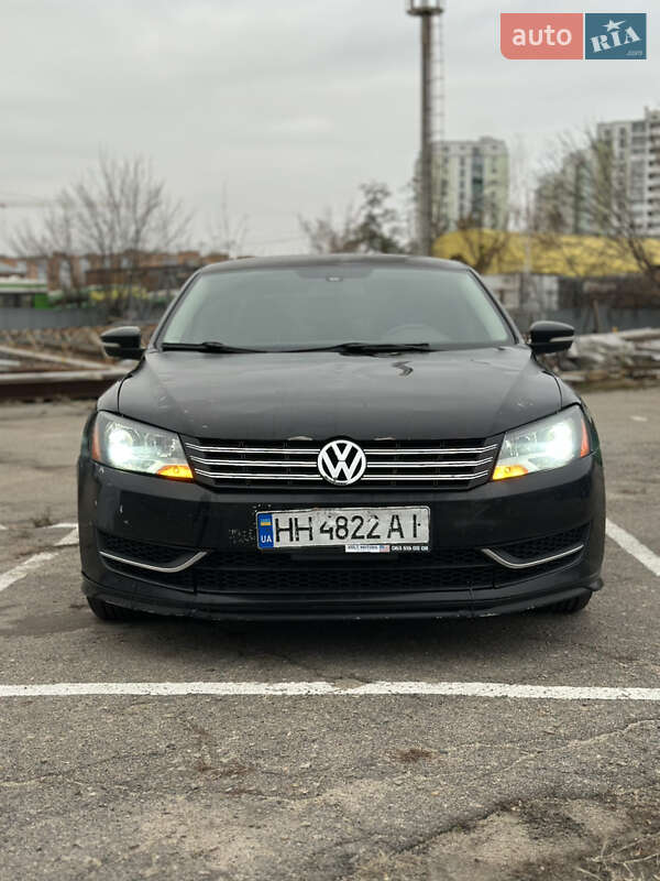 Седан Volkswagen Passat 2012 в Харькове