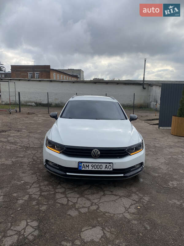 Универсал Volkswagen Passat 2015 в Коростене