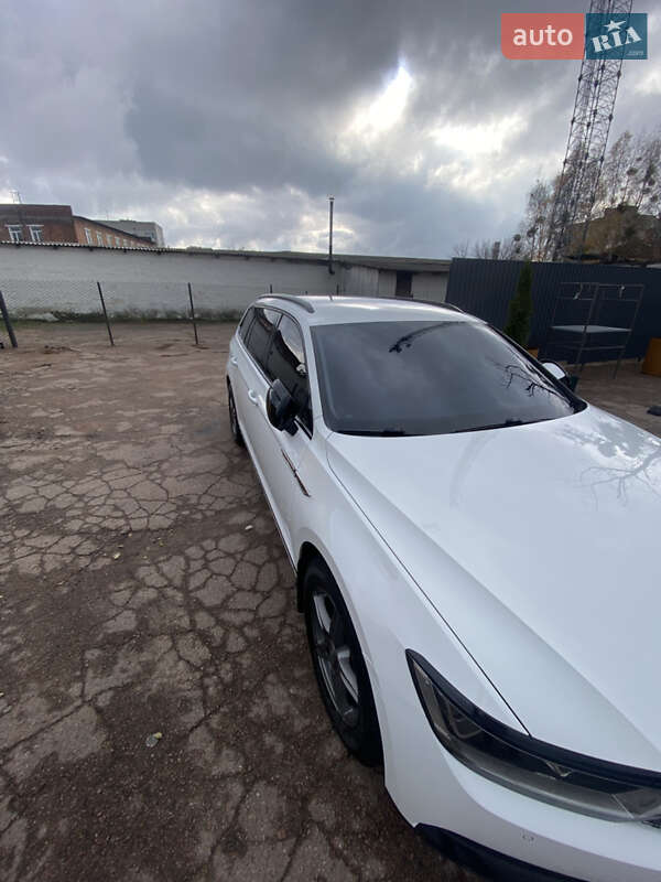 Универсал Volkswagen Passat 2015 в Коростене