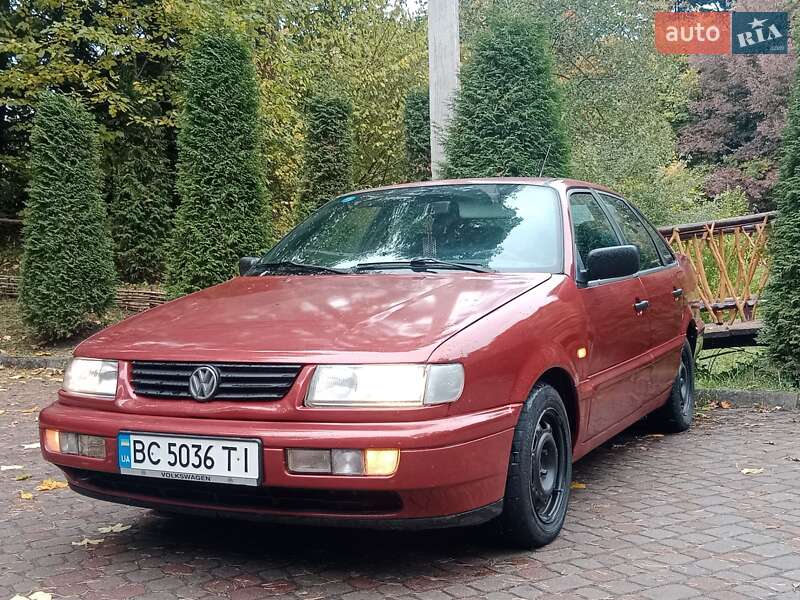 Седан Volkswagen Passat 1995 в Дрогобичі