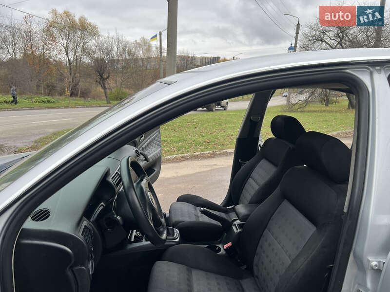Седан Volkswagen Passat 2002 в Черновцах фото 12 Седан Volkswagen Passat 2002 в Черновцах