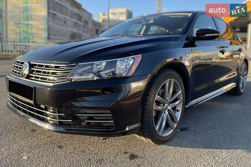Седан Volkswagen Passat 2018 в Киеве